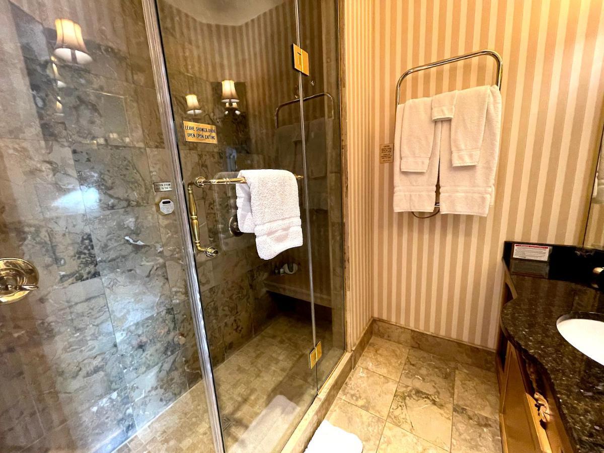 Celebrity Hotel Deadwood Bagian luar foto