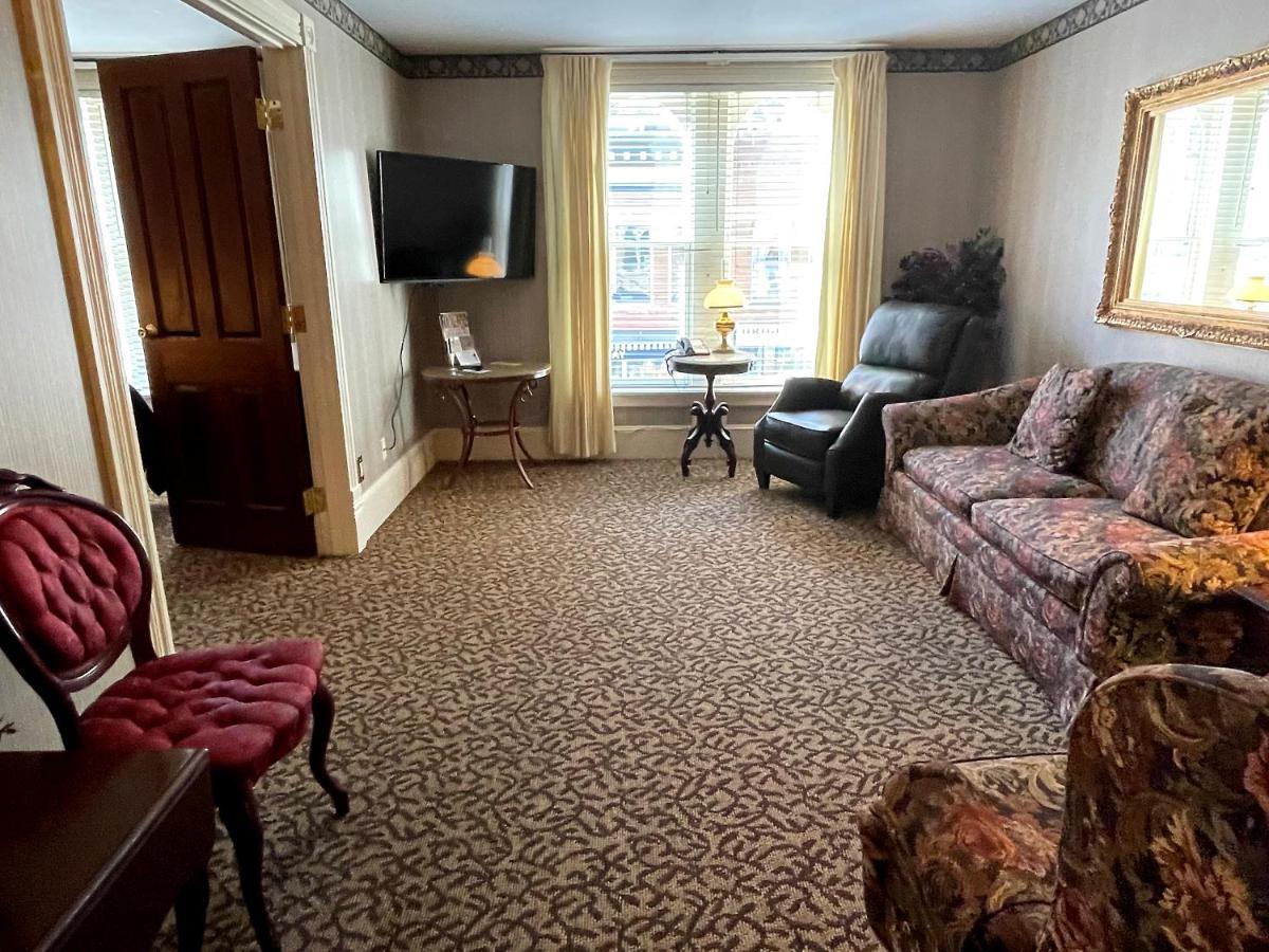 Celebrity Hotel Deadwood Bagian luar foto